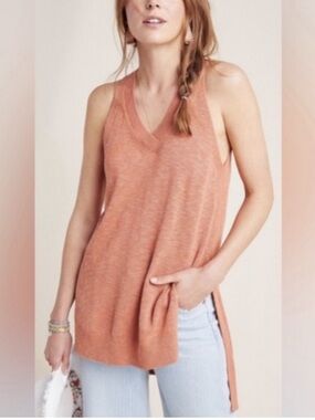 ANTHROPOLOGIE top
Desmond Rust VNeck Linen
Blend Knit Tunic Sweater Vest